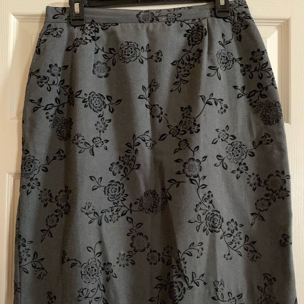 Grey skirt with black embossed floral design